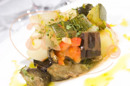 Ensalada morna de verduras asadas e pataca