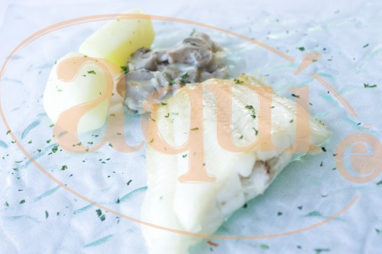 Palometa ao forno con champiñóns