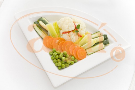 Verduras ao vapor ás finas herbas
